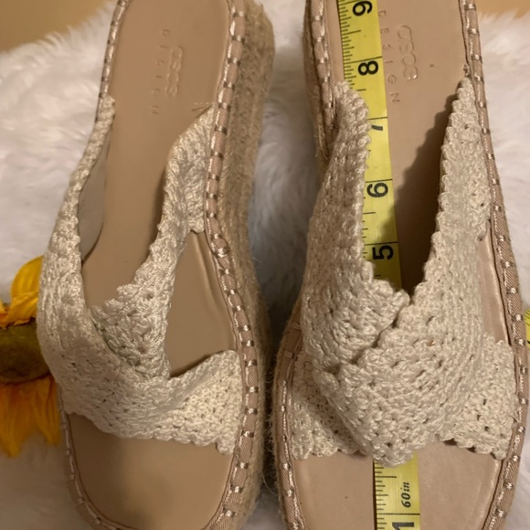 ASOS DESIGN Crème color macrame ladies sandals in size 7 VGUC - Picture 7 of 9